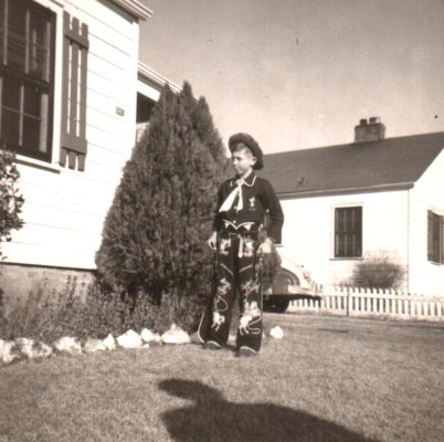 018-Harry as Hop-a-Long Cassidy.jpg.medium.jpeg